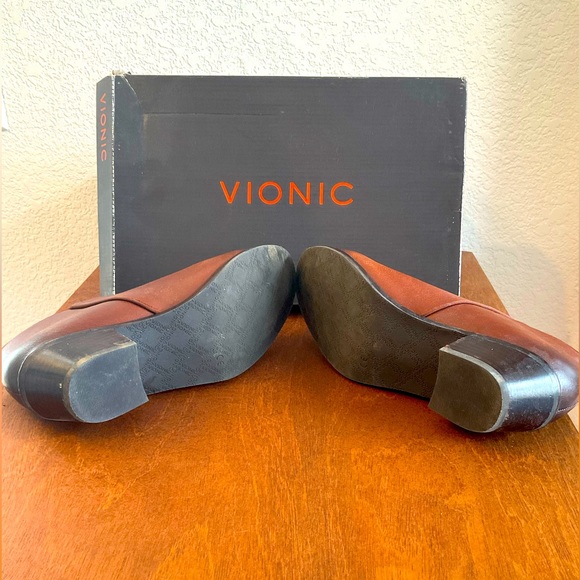 Vionic Jolene style Mocha color shoes - Picture 3 of 3